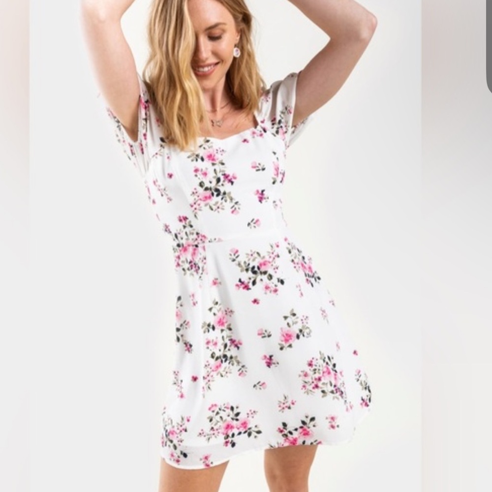 Francesca's Mi Ami Drew Floral Back Tie Mini Dress